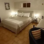 Laura Nocleg ze śniadaniem 4*