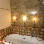 Laura Rooms&pool Bed & Breakfast