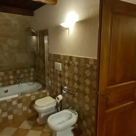 Laura Oda ve Kahvaltı Fossano