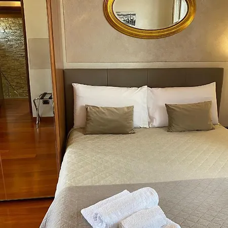 Bed & Breakfast Laura Rooms&pool