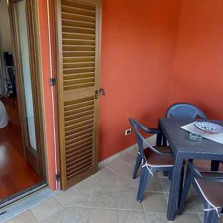 Bed & Breakfast Laura Rooms&pool 2*