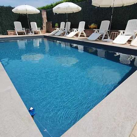 Laura Rooms&pool 2*