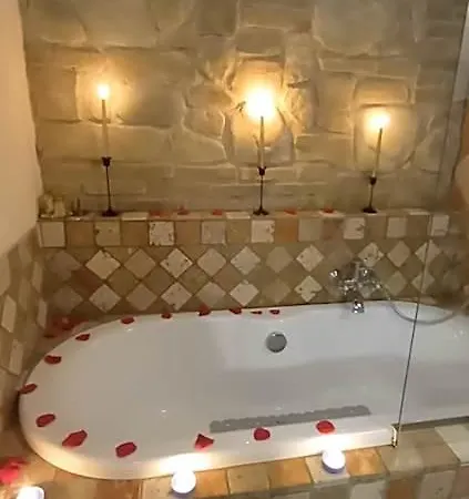 Laura 4*