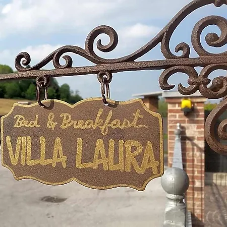 Laura Oda ve Kahvaltı Fossano