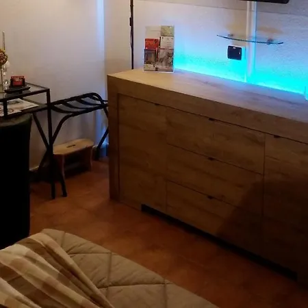 Laura Rooms&pool